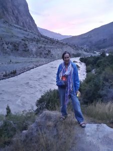 I am posing against rive Bhaga by Jispa acomodation I am posing against rive Bhaga by Jispa acomodation